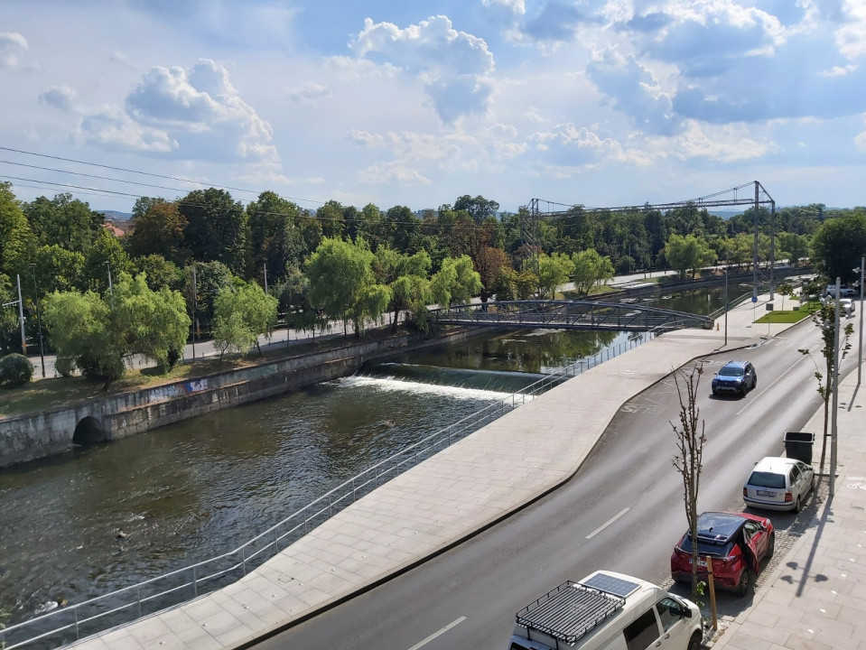 Apartament 3 camere, 60 mp, etajul 1, complet renovat, zona Parcului Central