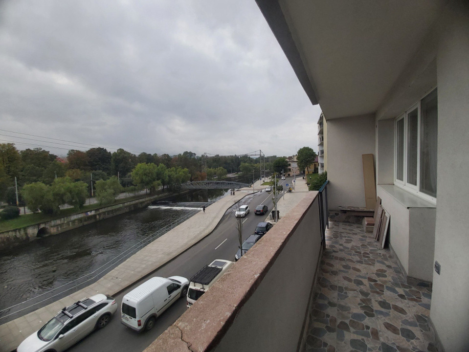 Apartament 3 camere, 60 mp, etajul 1, complet renovat, zona Parcului Central