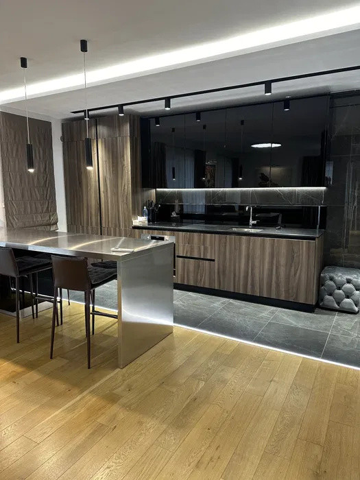 Apartament cu 2 camere,65mp,terasa,parcare subterana, zona Centrala