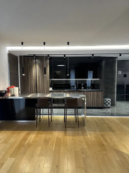 Apartament cu 2 camere,65mp,terasa,parcare subterana, zona Centrala