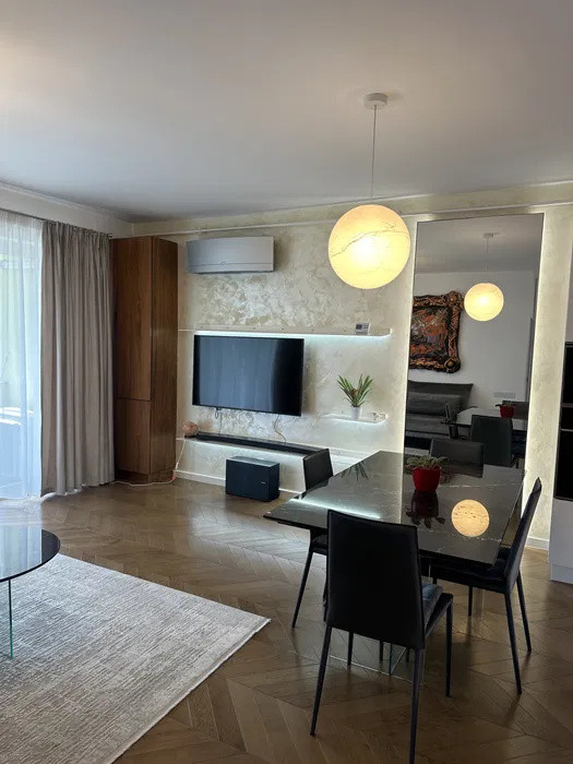 Apartament cu 2 camere,60mp,terasa,parcare subterana, zona Centrala