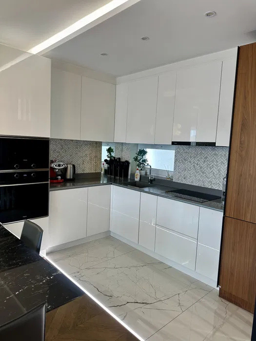 Apartament cu 2 camere,60mp,terasa,parcare subterana, zona Centrala