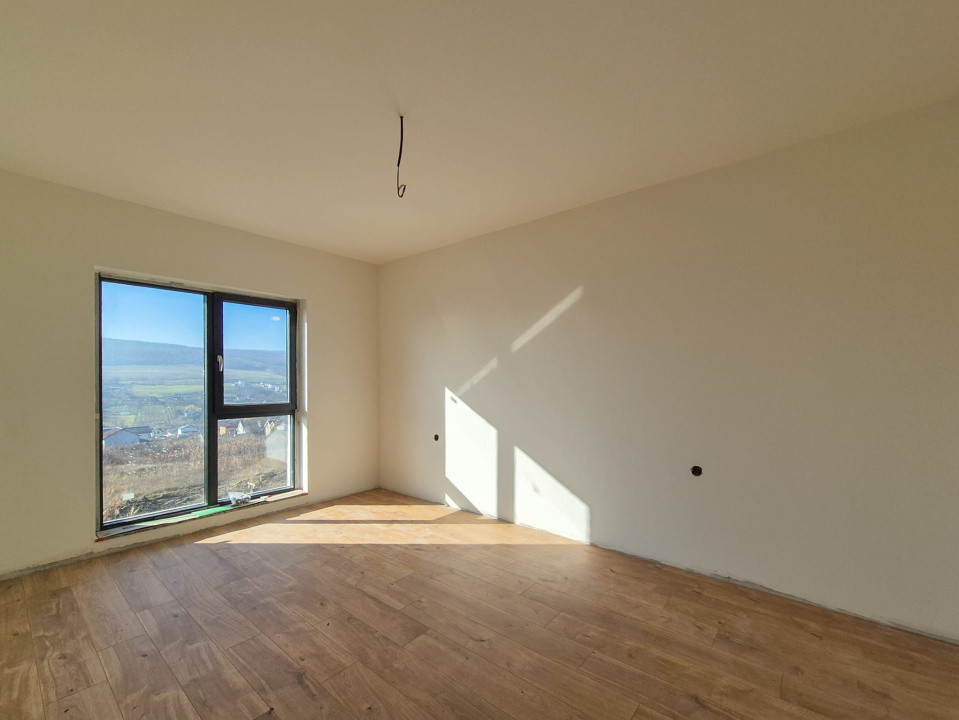 Casa tip duplex FINISATA, teren 400mp - la intrare in comuna Chinteni