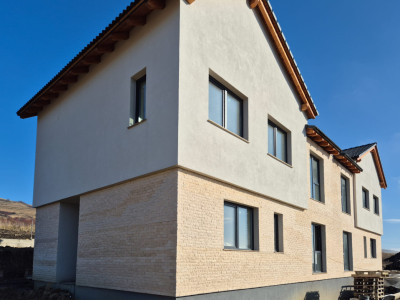 Casa tip duplex FINISATA, teren 400mp - la intrare in comuna Chinteni