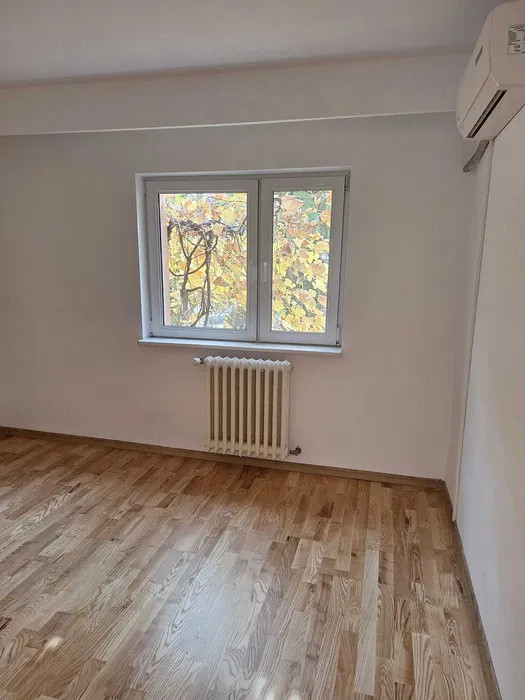 Apartament cu 4 camere,95mp,parcare, zona Zorilor
