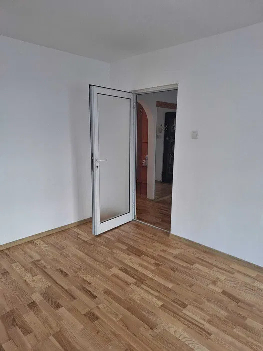 Apartament cu 4 camere,95mp,parcare, zona Zorilor