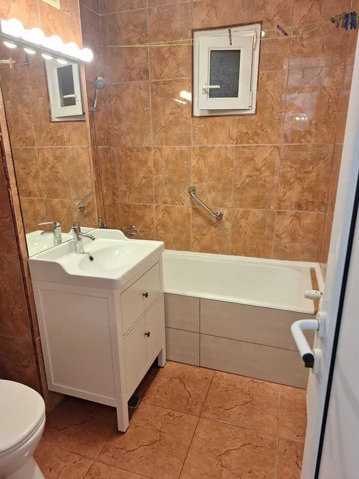Apartament cu 4 camere,95mp,parcare, zona Zorilor