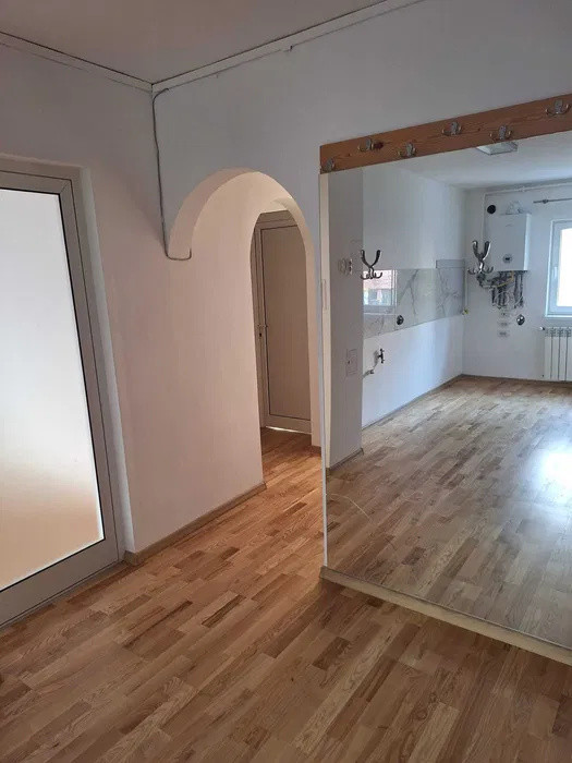 Apartament 4 camere, 95 mp, parcare, zona Piata Zorilor