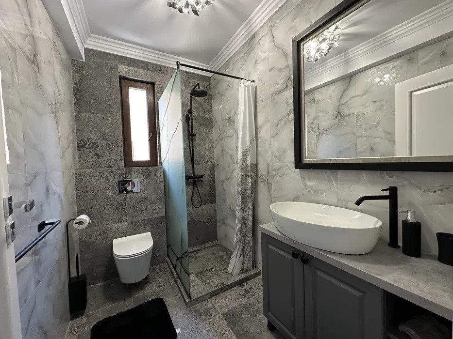 Casa 4 camere individuaa,180mp, parcare, zona Dezmir