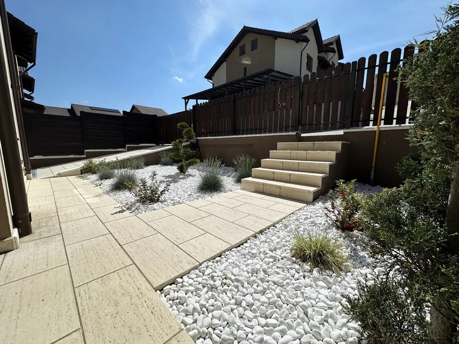 Casa 4 camere individuaa,180mp, parcare, zona Dezmir