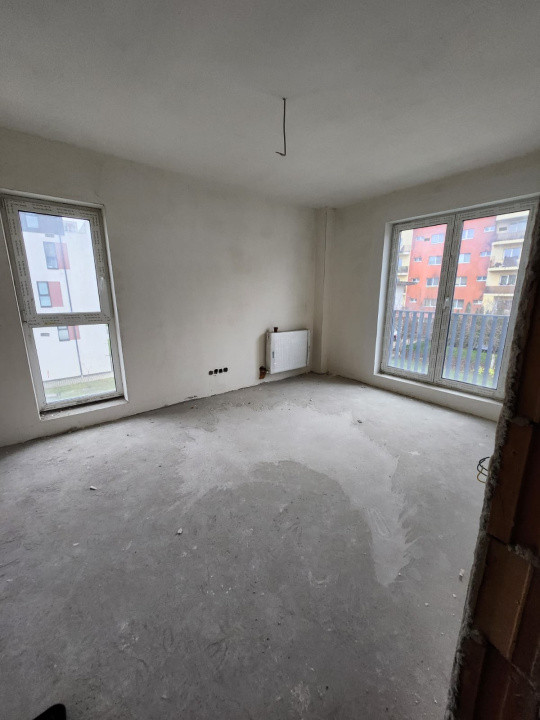 Apartament cu 3 camere,66 mp, semifinisat, balcon, zona Eroilor