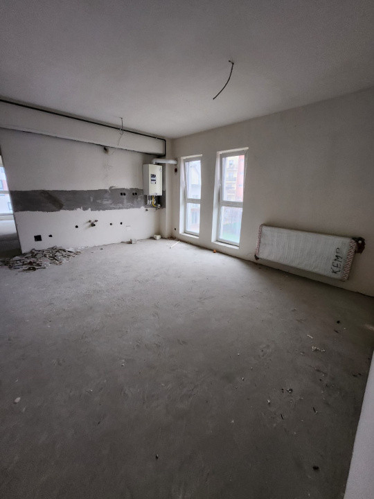 Apartament cu 3 camere,66 mp, semifinisat, balcon, zona Eroilor