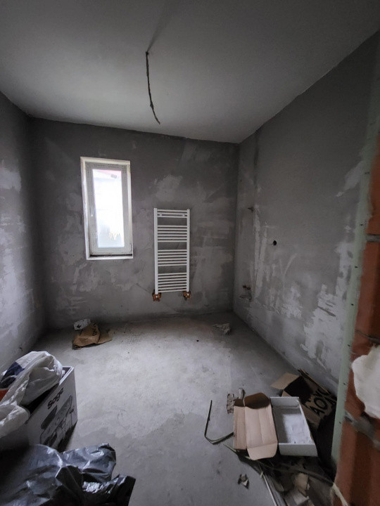 Apartament cu 3 camere,66 mp, semifinisat, balcon, zona Eroilor