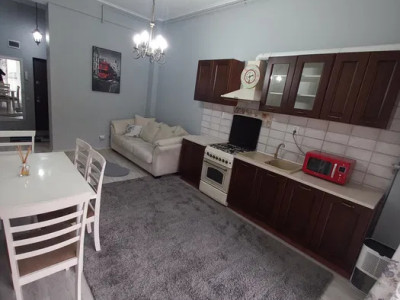 Apartament cu 2 camere, 50 mp, zona Podul Traian