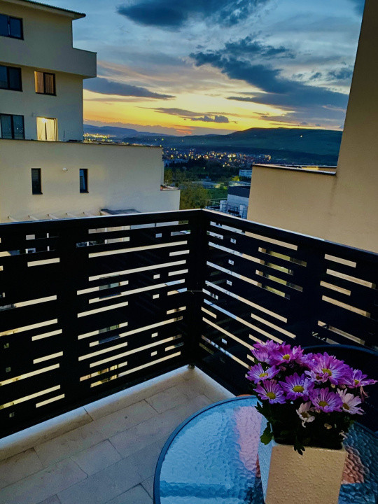 Apartament la cheie  în zona Vivo,3 camere ,parcare subterană  