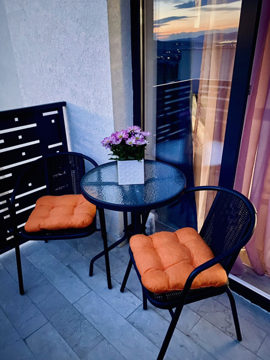 Apartament la cheie  în zona Vivo,3 camere ,parcare subterană  