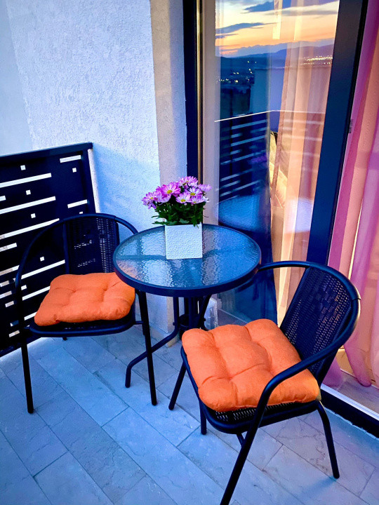 Apartament la cheie  în zona Vivo,3 camere 