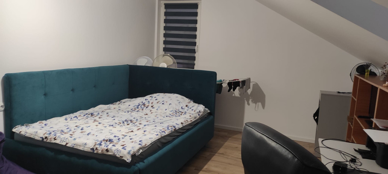 Apartament cu 3 camere, 83 mp, balcon, zona Parcului Poligon