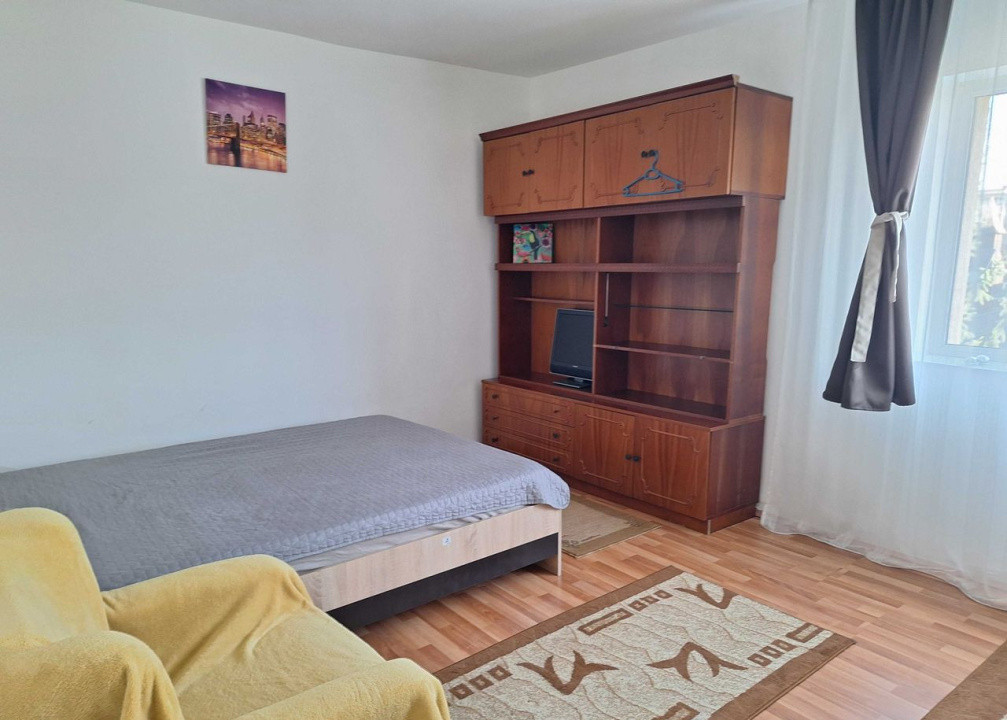 Apartament cu 2 camere, 53 mp, decomandat, etaj intermediar, zona Golden Tulip