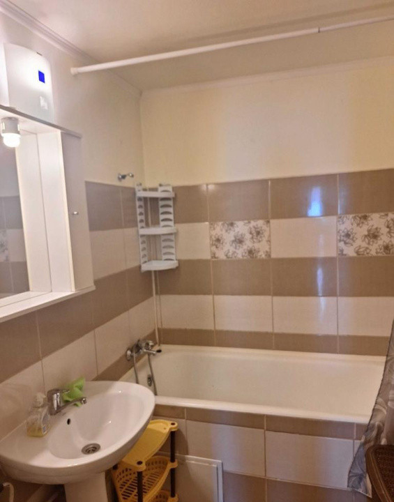 Apartament cu 2 camere, 53 mp, decomandat, etaj intermediar, zona Golden Tulip