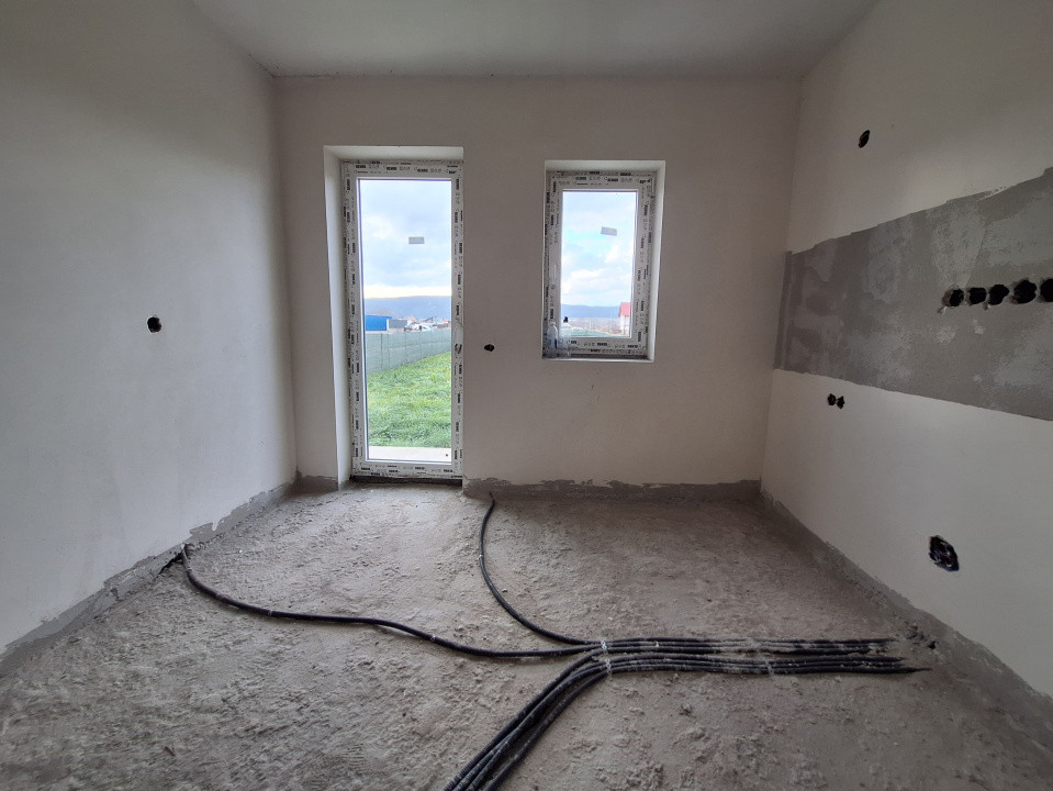 Casa individuala, 5 camere, teren 500 mp, zona centrala Gilau