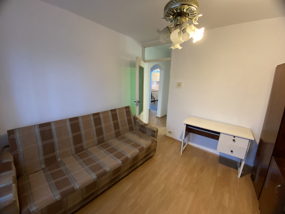 Apartament 4 camere, etaj intermediar, zona Kaufland Manastur 