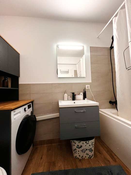 Apartament 56 mp utili ,2 balcoane,parcare,zona Lidl,et2 cu lift