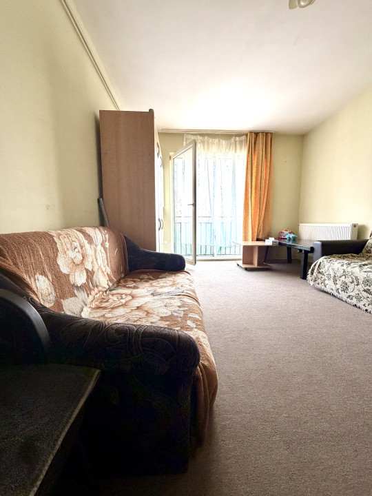Apartament 2 camere , etaj 2 ,zona Porii