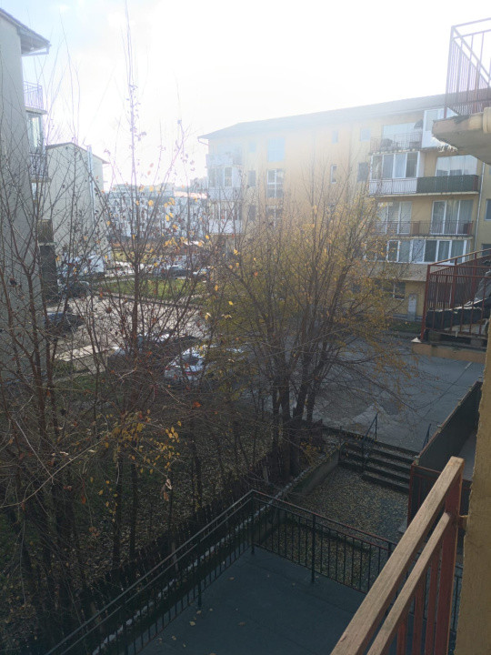 Apartament 2 camere , etaj 2 ,zona Porii