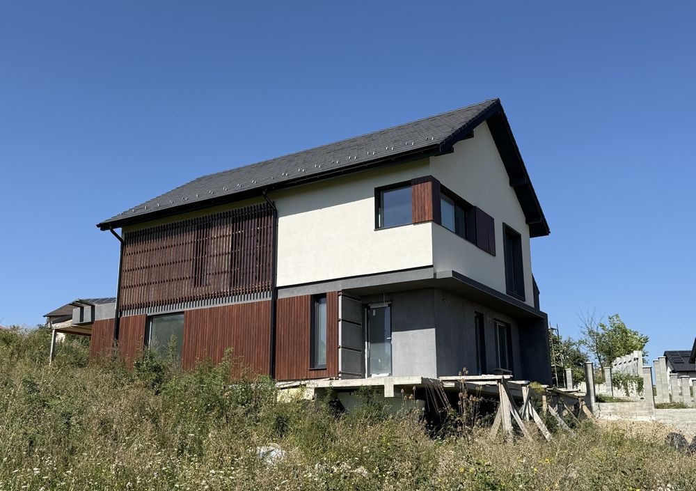 Casa Individuala in Chinteni 700mp teren zona str Crangului 