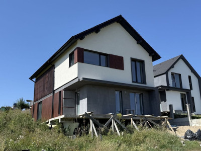 Casa Individuala in Chinteni 700mp teren zona str Crangului 
