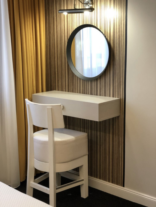 Apartament de 2 camere cu parcare, zona Luminia