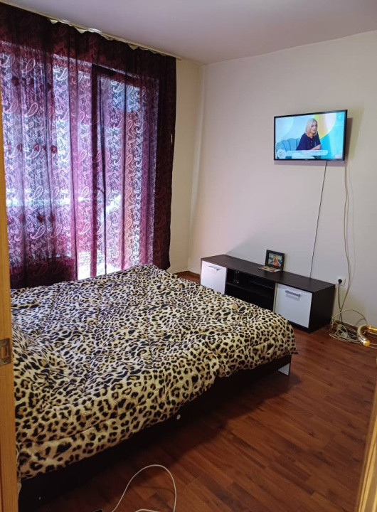 Apartament cu o camera, 32 mp, balcon, zona Eroilor