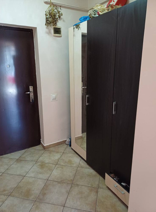 Apartament cu o camera, 32 mp, balcon, zona Eroilor