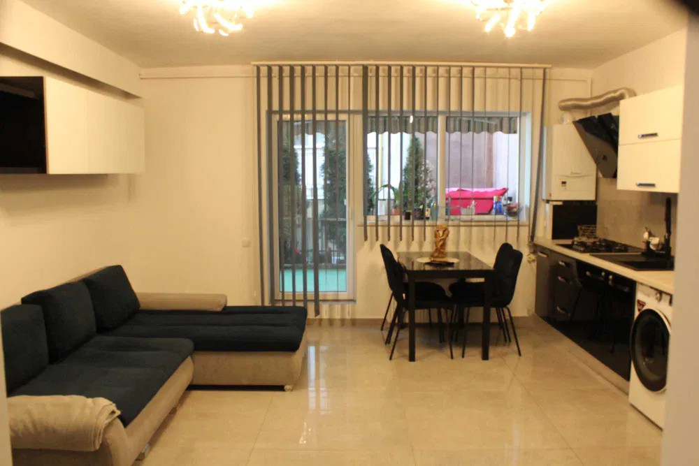 Apartament cu 3 camere, 68 mp, terasa, zona Razoare