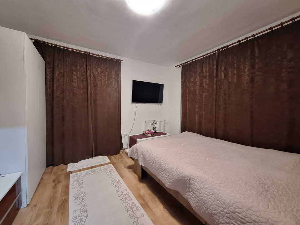 Apartament cu 2 camere, 51 mp, 3 balcoane, zona Eroilor