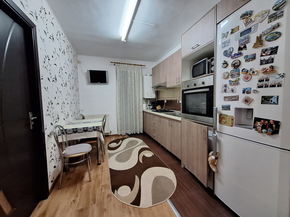 Apartament cu 2 camere, 51 mp, 3 balcoane, zona Eroilor