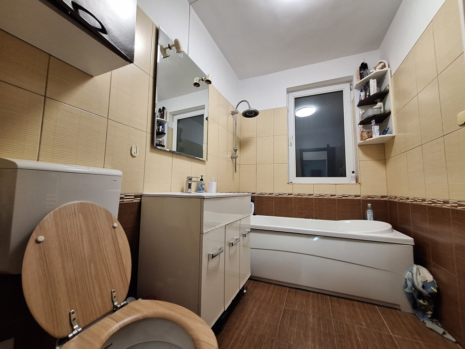Apartament cu 2 camere, 51 mp, 3 balcoane, zona Eroilor