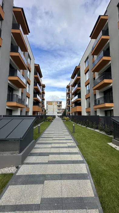 Apartament 2 camere semifinisat,bloc nou intre lacuri 
