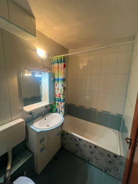 Apartament cu 2 camere, 40 mp, zona Dambul Rotund