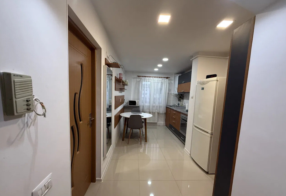 Apartament cu 3 camere, 67 mp, zona Bucium