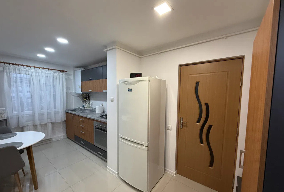 Apartament cu 3 camere, 67 mp, zona Bucium