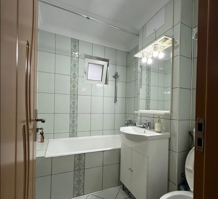 Apartament cu 3 camere, 67 mp, zona Bucium