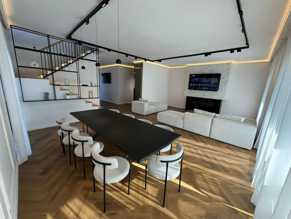 Casa individuala premium 337 mp, 5 parcari, piscina, zona Andrei Muresanu