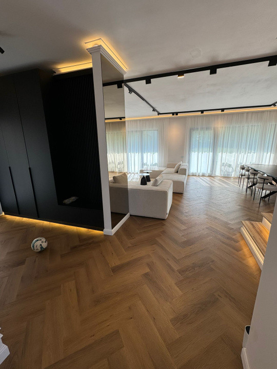 Casa individuala premium 337 mp, 5 parcari, piscina, zona Andrei Muresanu