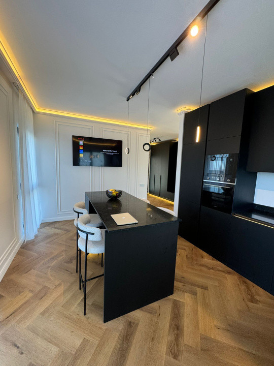 Casa individuala premium 337 mp, 5 parcari, piscina, zona Andrei Muresanu