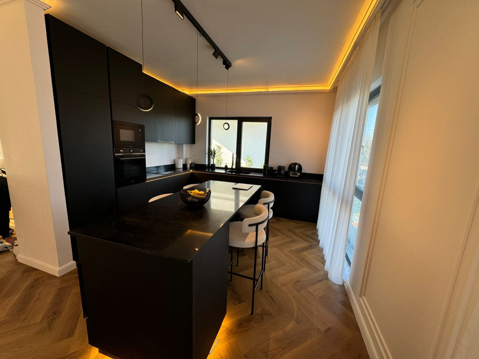 Casa individuala premium 337 mp, 5 parcari, piscina, zona Andrei Muresanu