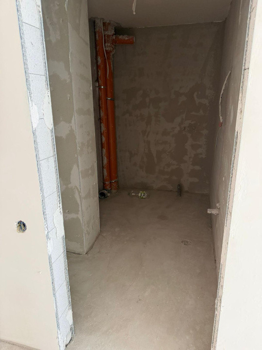 Apartament o camera, semifinisat, 37mp, etaj intermediar, zona Sopor