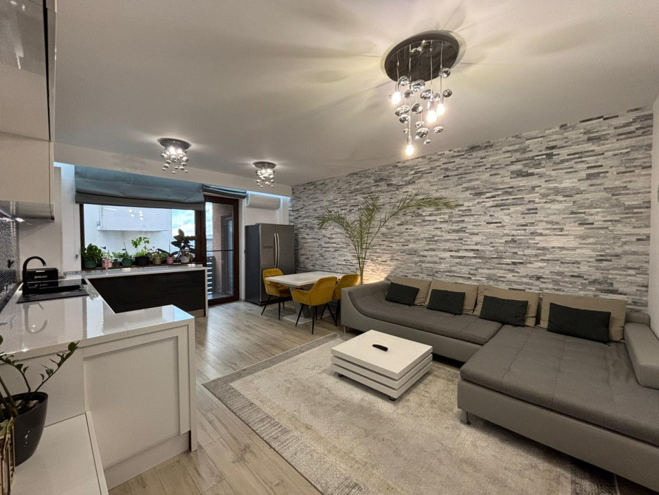 Apartament cu 2 camere, 53 mp, balcon, zona Parcului Poligon