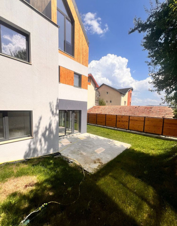 Duplex modern, 4 camere, 140 mp, 242 mp teren, parcare, zona Corneliu Coposu